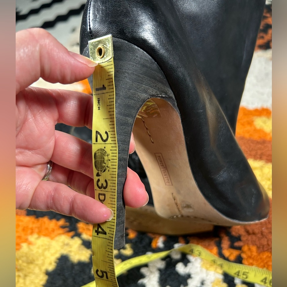 Buttery soft, VINCE CAMUTO, Raes, flower boots!! - Picture 11 of 13